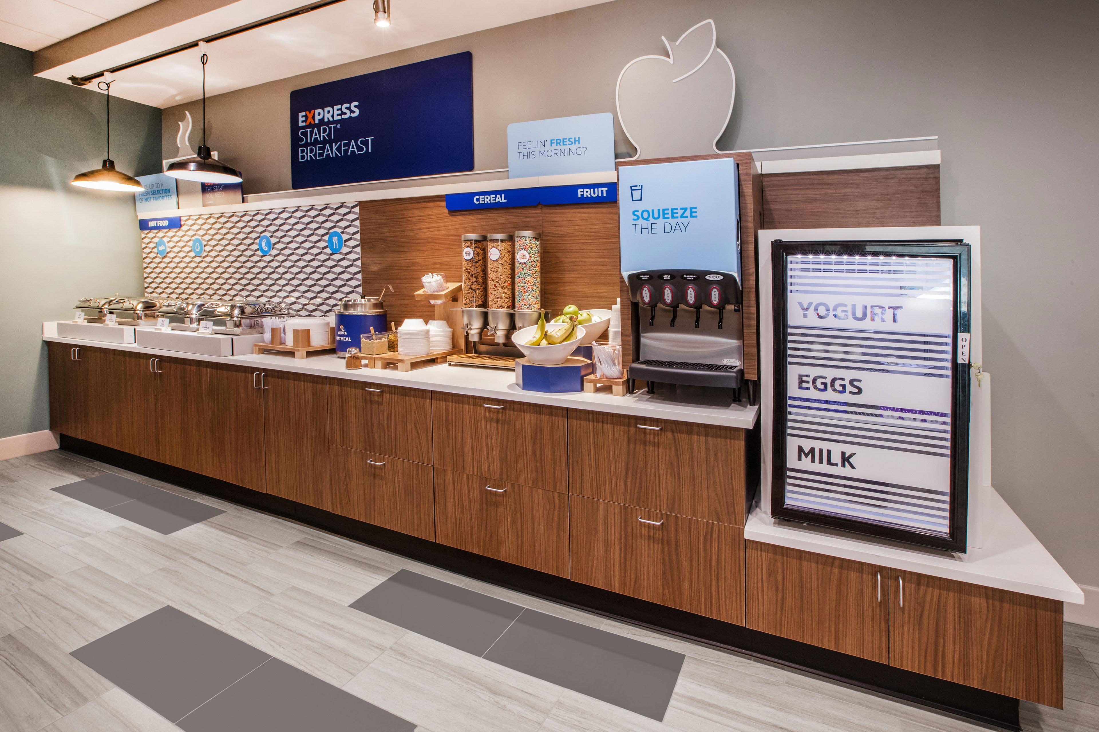 Holiday Inn Express Sealy By Ihg Exterior photo
