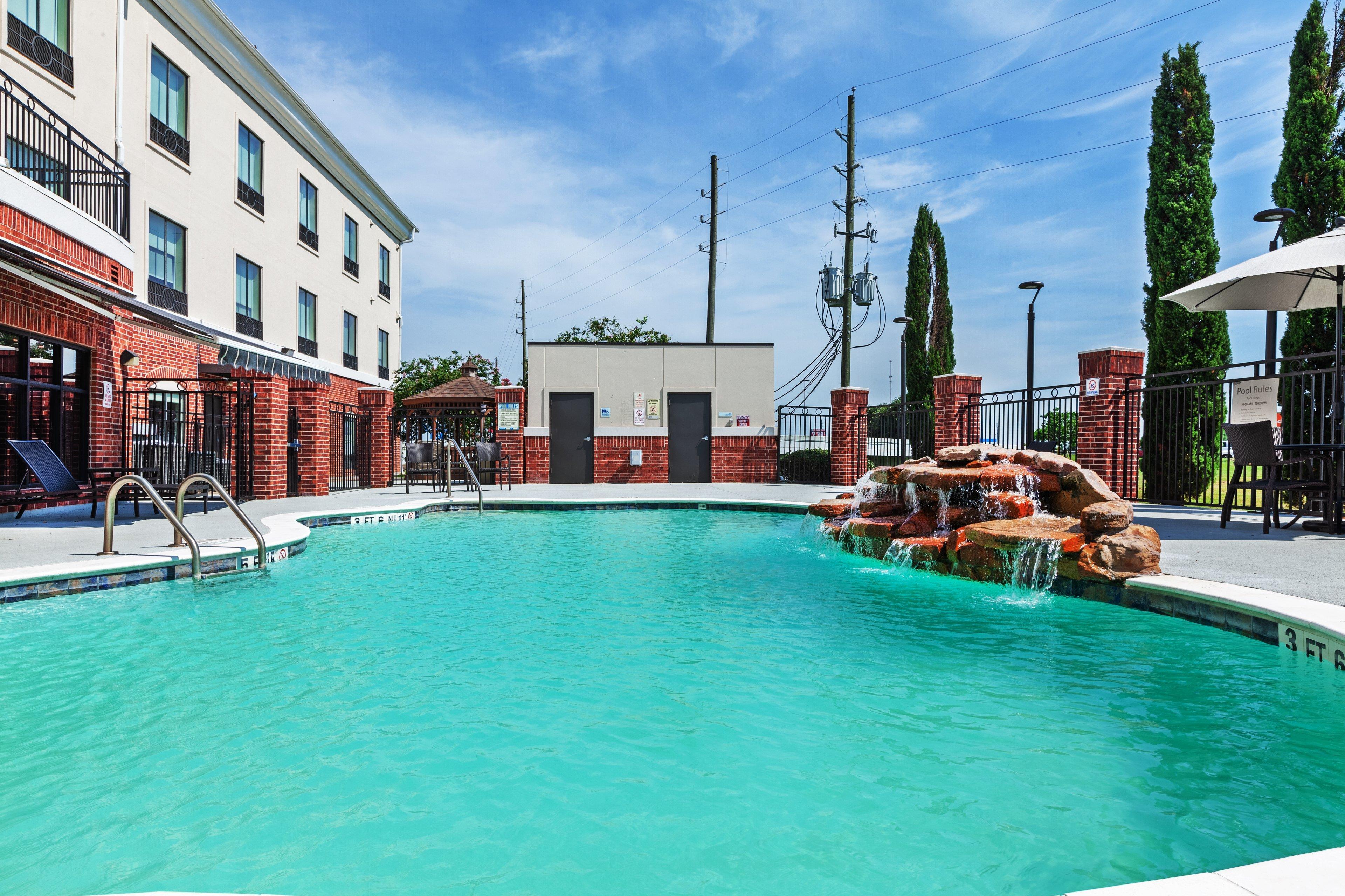 Holiday Inn Express Sealy By Ihg Exterior photo