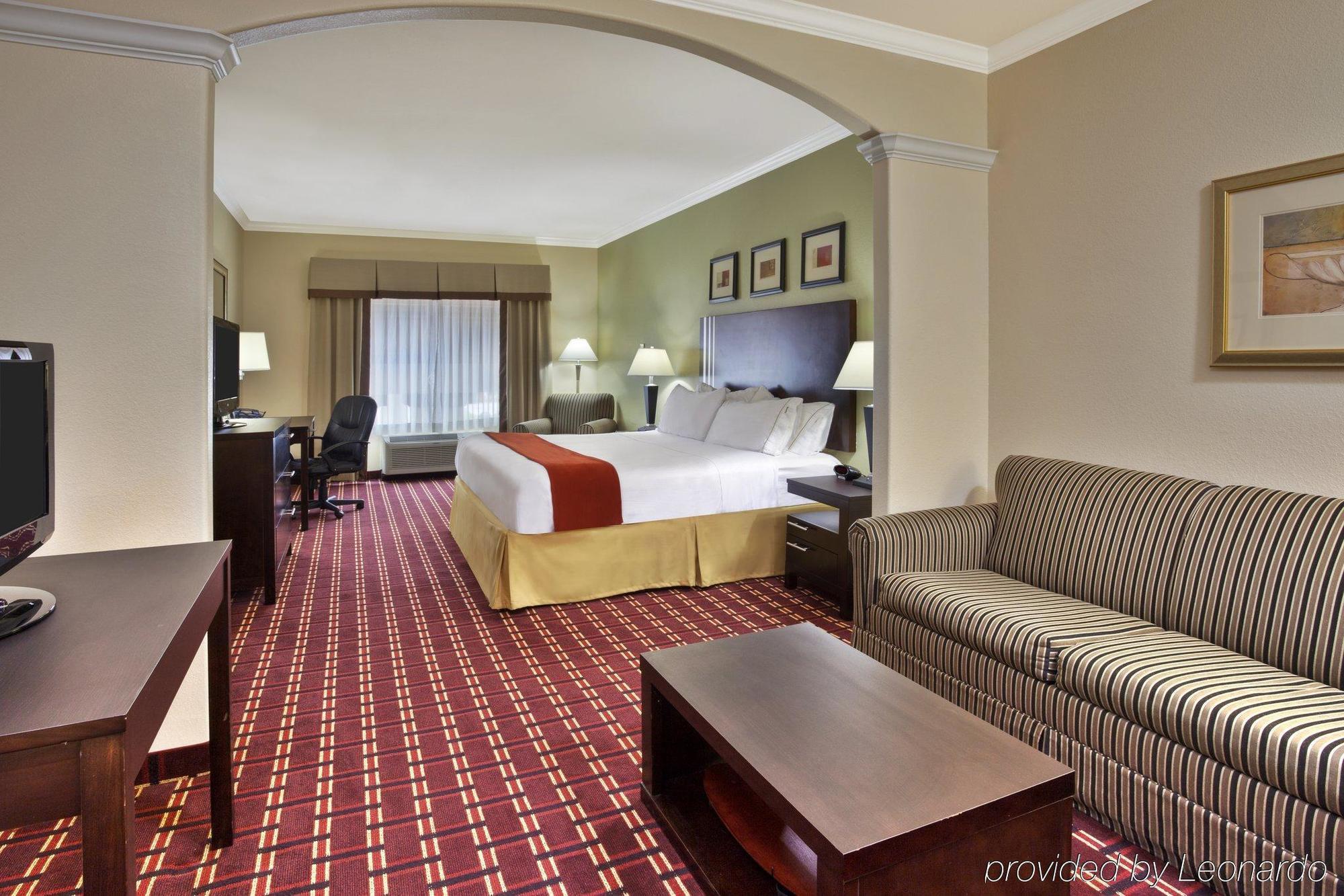 Holiday Inn Express Sealy By Ihg Exterior photo