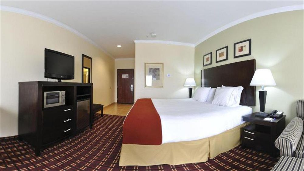 Holiday Inn Express Sealy By Ihg Exterior photo