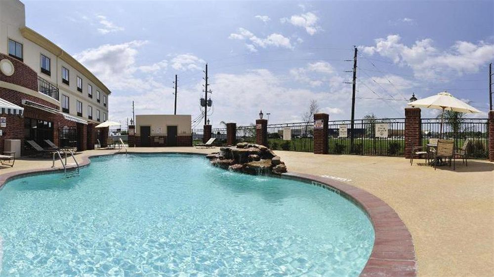Holiday Inn Express Sealy By Ihg Exterior photo